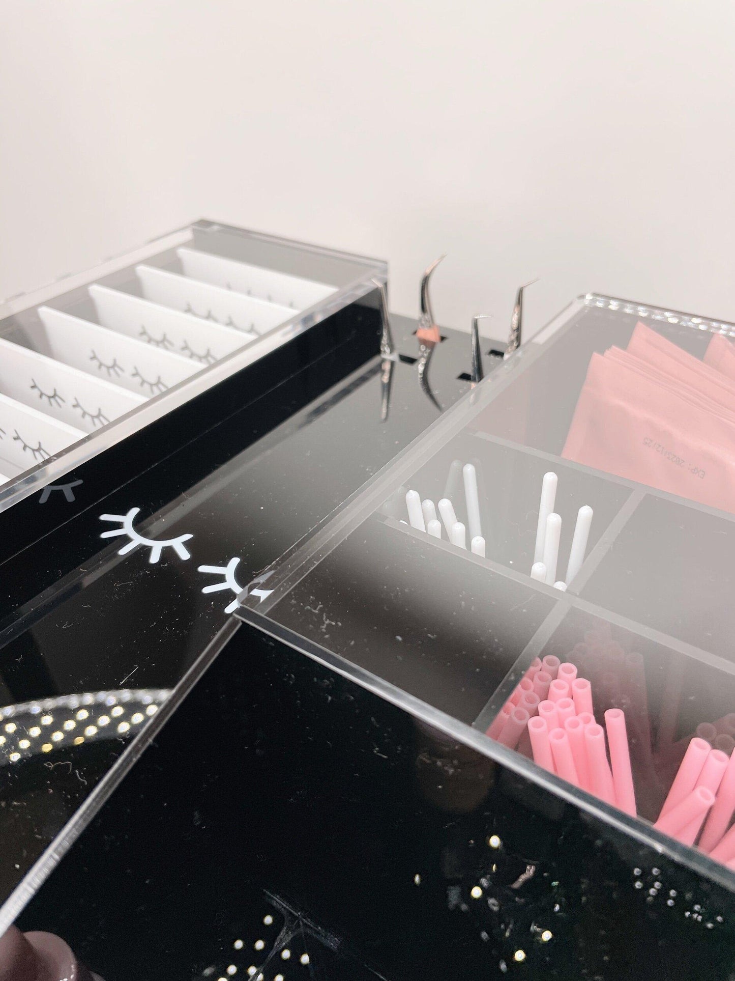 black 10-tile lash organizer - with drawer & 4 tweezer slots