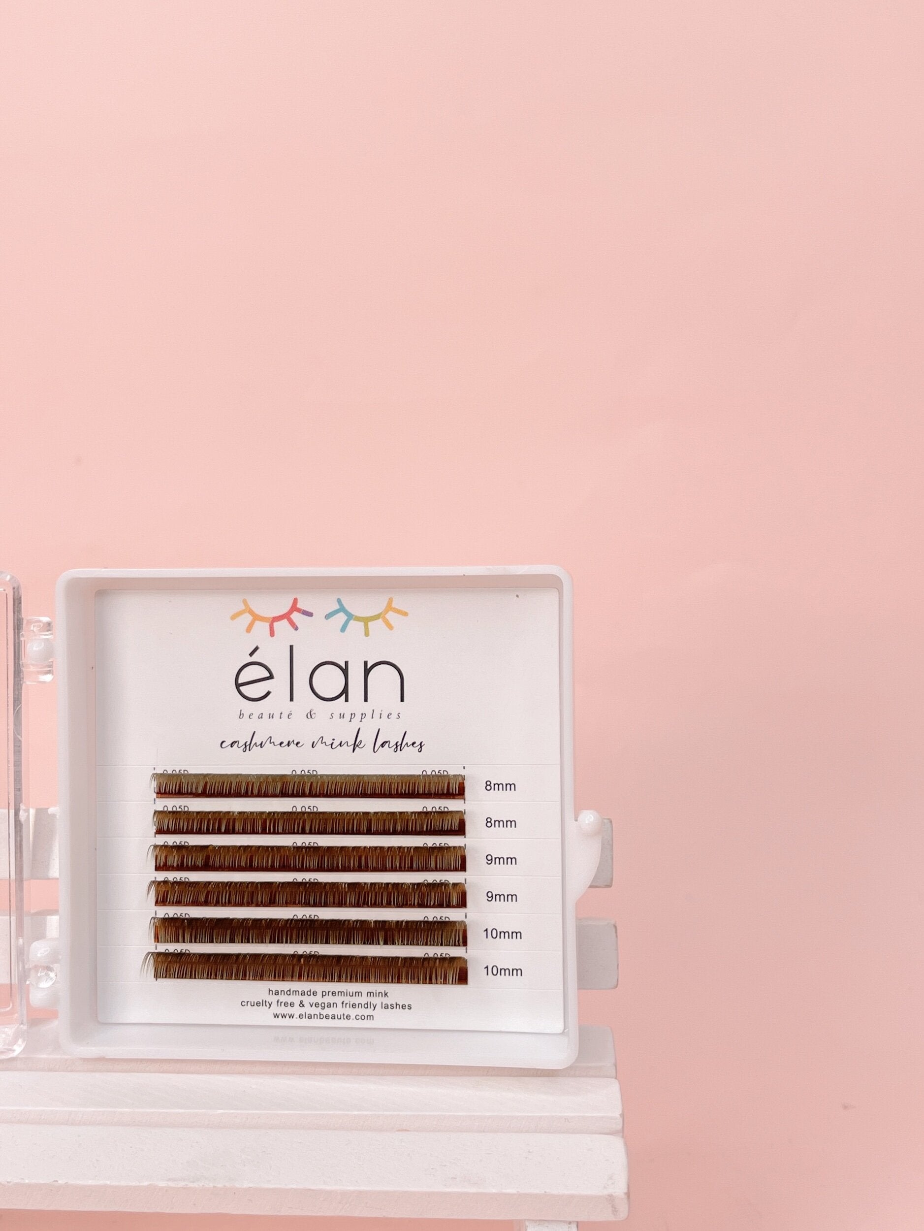 lash room – elan beaute and supplies